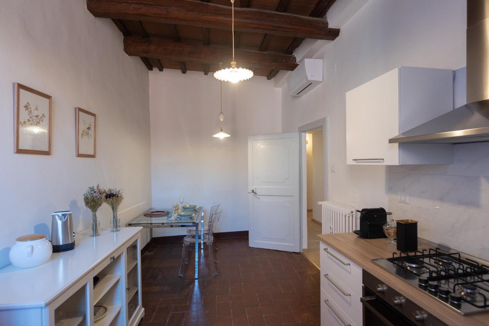 Palazzo Fioravanti In Centro A Apartamento